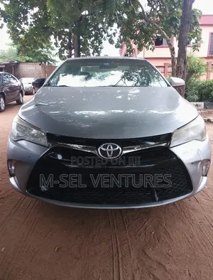 Toyota Camry 2017 Silver