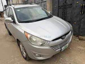 Hyundai Tucson Limited FWD 2013 Silver