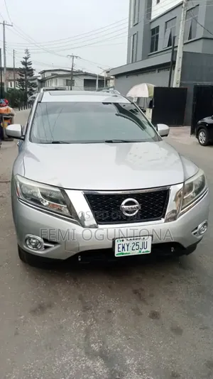 Nissan Pathfinder 2015 Silver