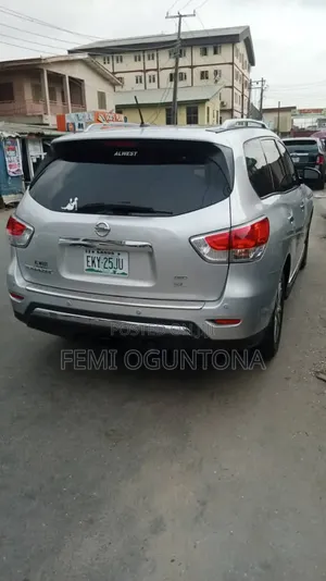 Nissan Pathfinder 2015 Silver