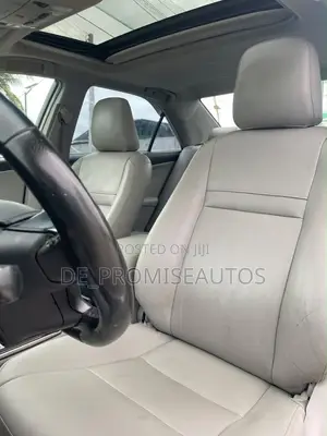 Toyota Camry XLE 4dr Sedan (2.5L 4cyl 6A) 2012 Silver