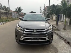 Toyota Highlander XLE 4x2 V6 (3.5L 6cyl 8A) 2017 Blue