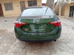 Toyota Corolla 2016 Green