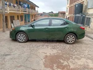 Toyota Corolla 2016 Green