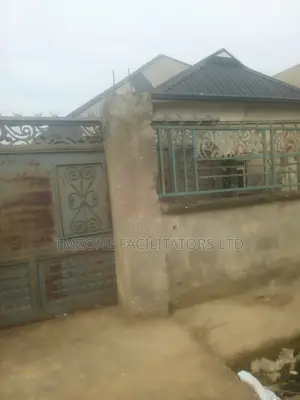 3bdrm Bungalow in Igando for sale