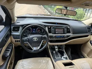 Toyota Highlander 2015 Red