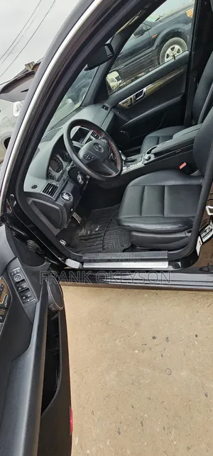 Mercedes-Benz C300 Luxury Sedan AWD (3.0L 6cyl 7A) 2008 Black