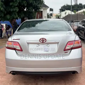 Toyota Camry SE 4dr Sedan (2.5L 4cyl 6AM) 2010 Silver