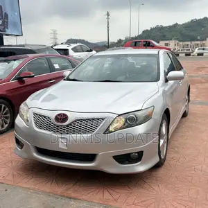 Toyota Camry SE 4dr Sedan (2.5L 4cyl 6AM) 2010 Silver