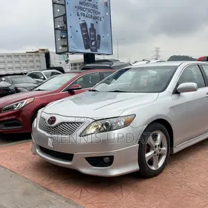 Toyota Camry SE 4dr Sedan (2.5L 4cyl 6AM) 2010 Silver