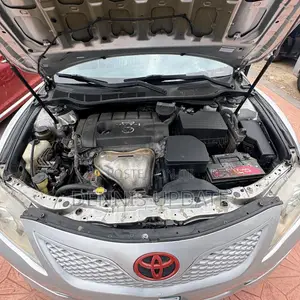 Toyota Camry SE 4dr Sedan (2.5L 4cyl 6AM) 2010 Silver
