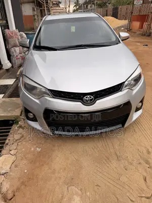 Toyota Corolla S Plus 4dr Sedan (1.8L 4cyl 6M) 2014 Silver