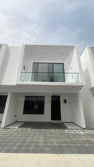 4bdrm Duplex in Ikota for sale