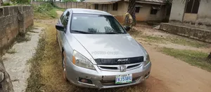 Honda Accord 2005 Silver