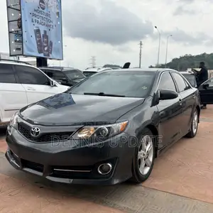 Toyota Camry SE 4dr Sedan (2.5L 4cyl 6A) 2013 Gray