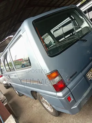 Mitsubishi L300 2005 Blue