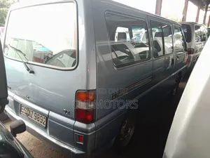 Mitsubishi L300 2005 Blue