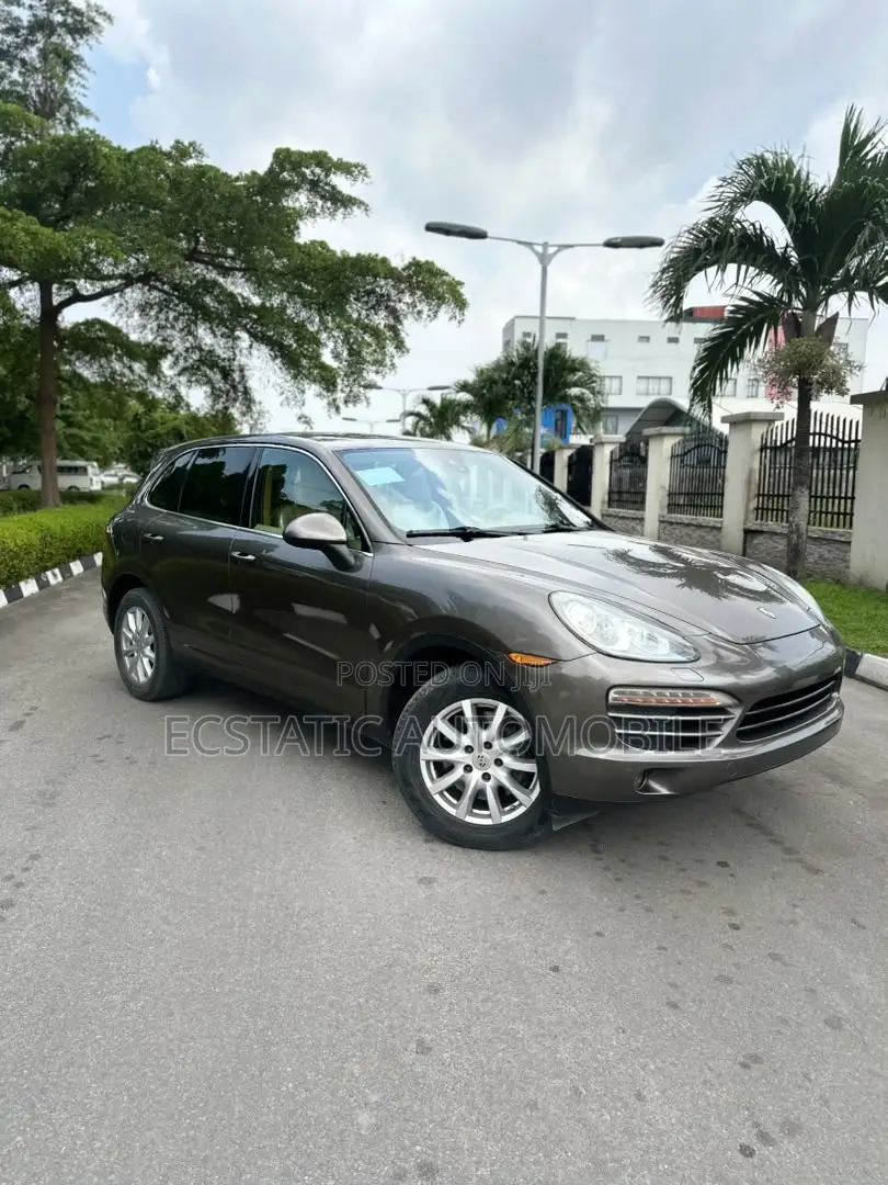 Porsche Cayenne S 2013 Brown