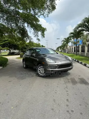 Porsche Cayenne S 2013 Brown