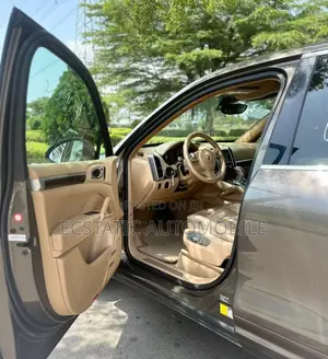 Porsche Cayenne S 2013 Brown
