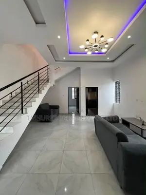 3bdrm Duplex in Chevron for rent