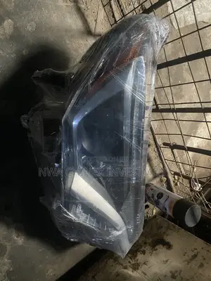 Headlight Toyota RAV4 2018 Non-Charger