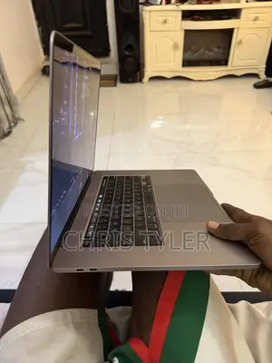 Laptop Apple MacBook Pro 2019 16GB Intel Core i7 SSD 512GB