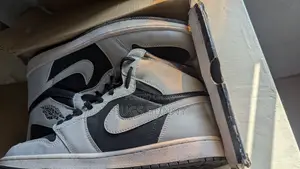 Nike Air Jordan 1 Mid Grey/Black
