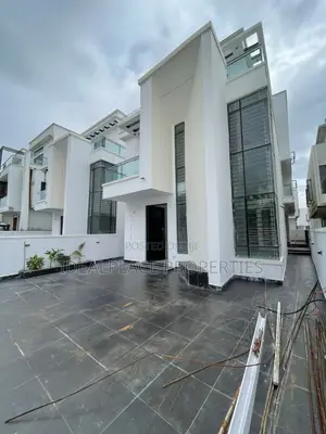 5bdrm House in Chevron for sale