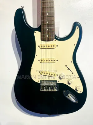 Vintage Samick by Fender Stratocaster-Style Electric Guitar