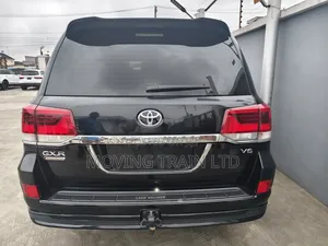 Toyota Land Cruiser 4.0 V6 GXR 2019 Black