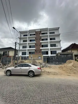 2bdrm Apartment in Lekki Phase 1 for sale