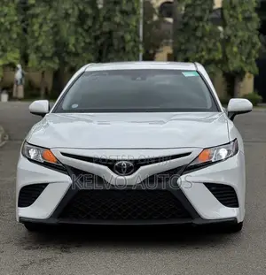 Toyota Camry 2019 White