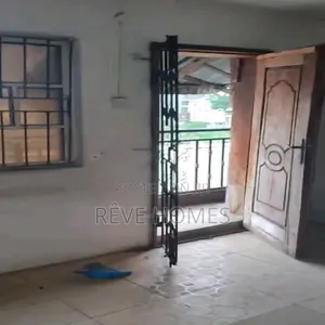 Mini Flat in Adekunle for rent