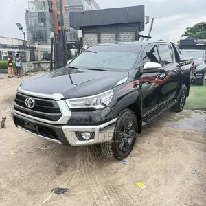 Toyota Hilux 2023 Black