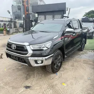 Toyota Hilux 2023 Black