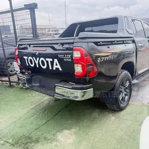 Toyota Hilux 2023 Black