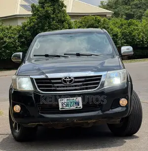 Toyota Hilux 2013 Black