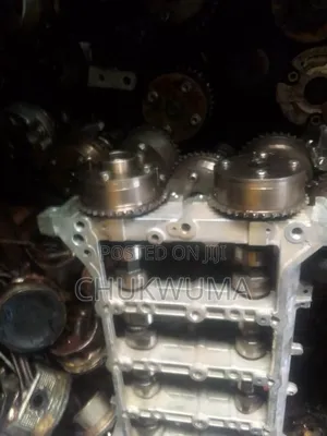 Toyota Top Cylinder 2AZ Tokunbo/ and Kin Shaft 2zR