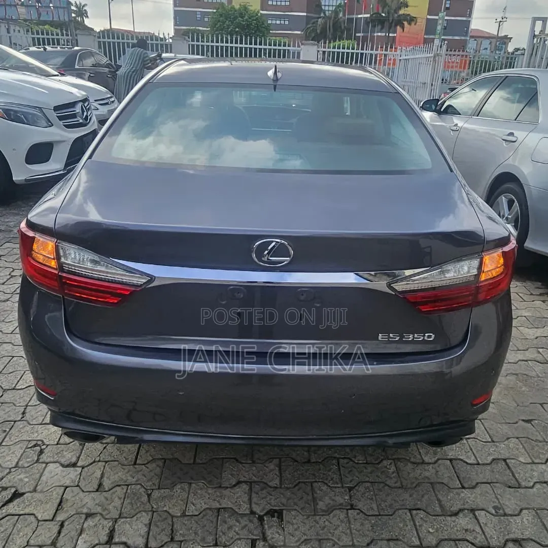 Lexus ES 2016 Black