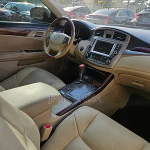 Toyota Avalon 2011 Black