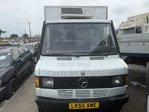 Foreign Used Mercedes Benz 3100 Refrigerator Truck.