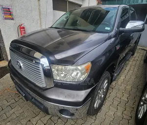 Toyota Tundra 2012 Black