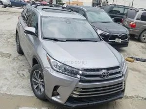 Toyota Highlander 2019 Silver