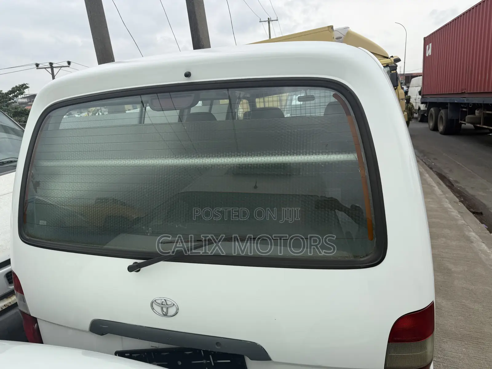 Toyota HiAce 2006 White