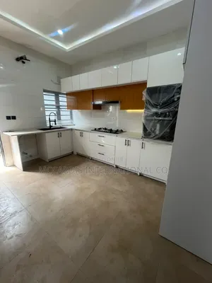 1bdrm Apartment in Mobil Road Ajah, Off Lekki-Epe Expressway for rent