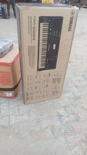 PSR-483 Yamaha Keyboard With Original Adaptor Pa-50
