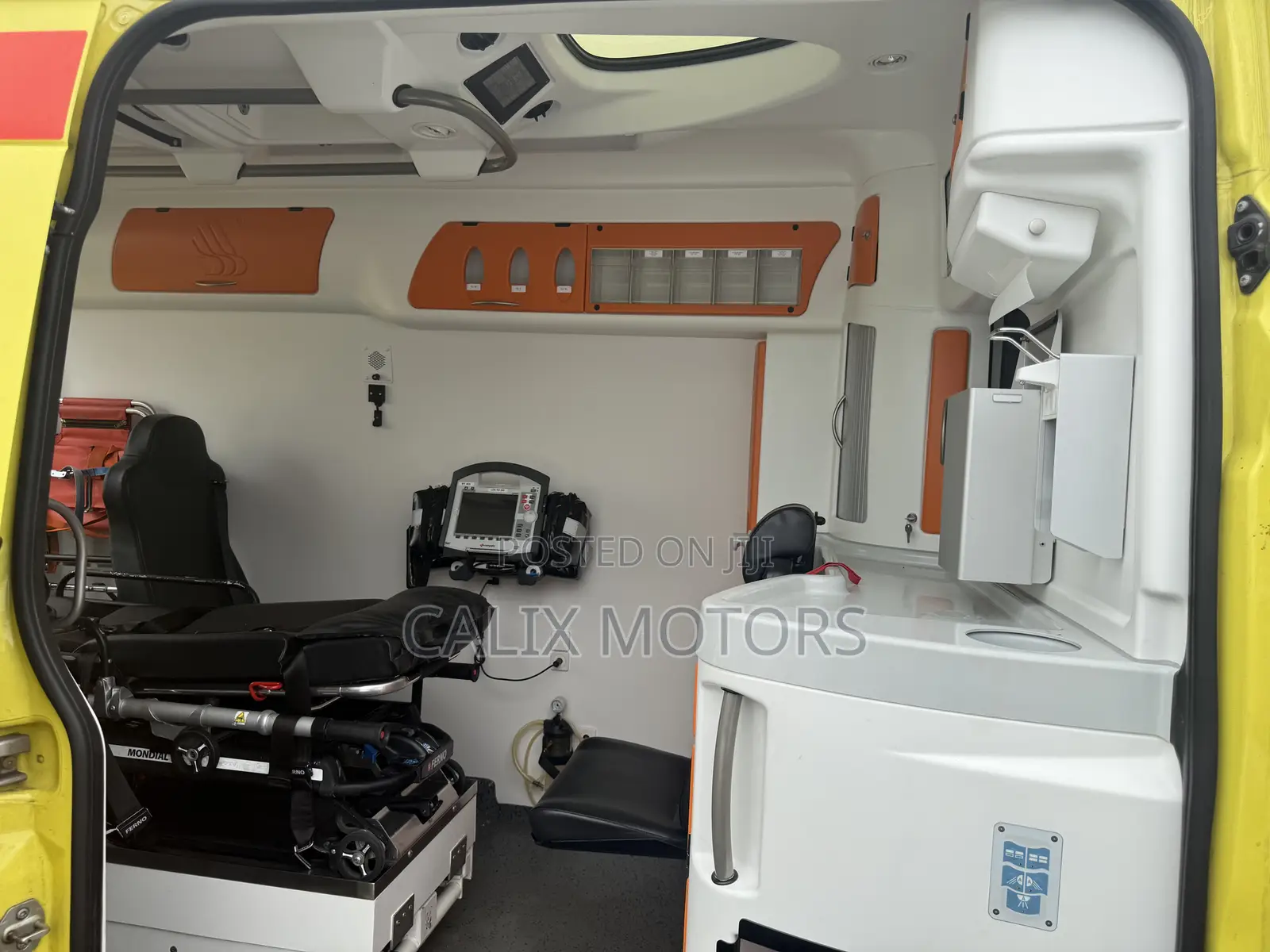 Mercedes-Benz Sprinter 2018 Yellow