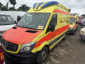 Mercedes-Benz Sprinter 2018 Yellow