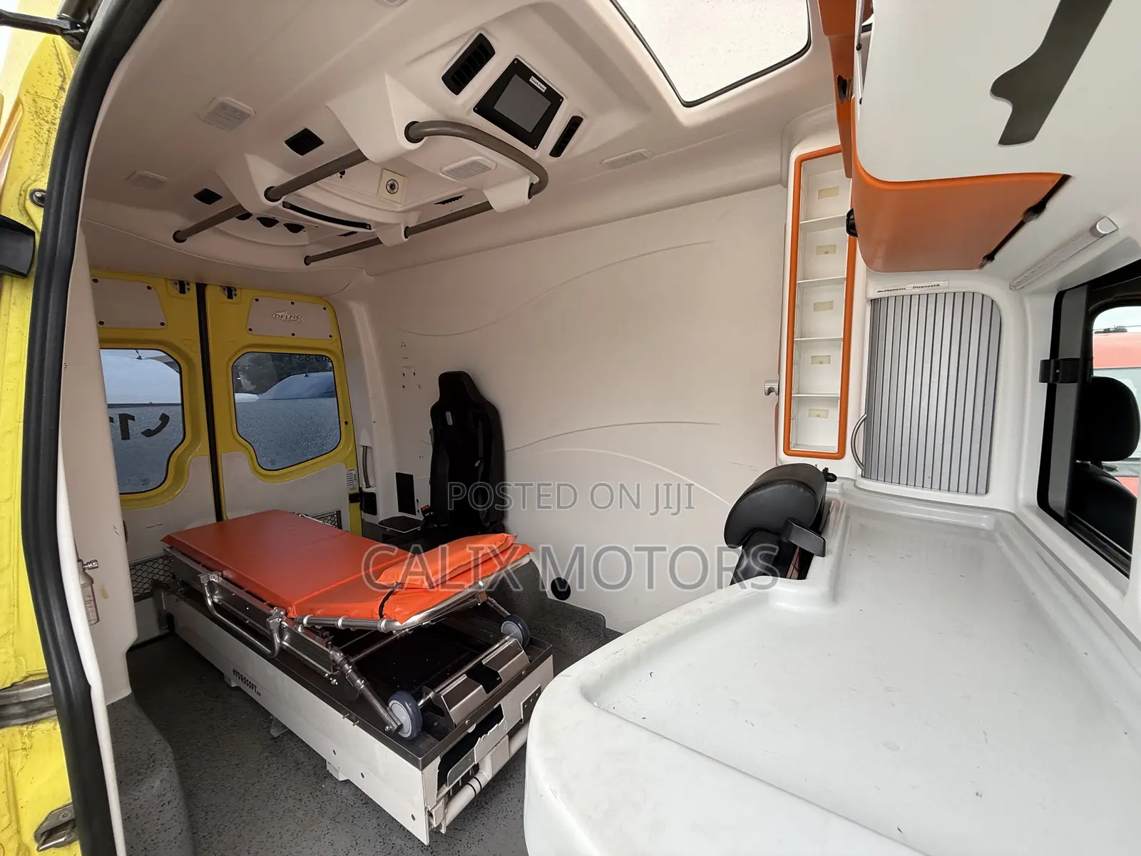 Mercedes-Benz Sprinter 2015 Yellow